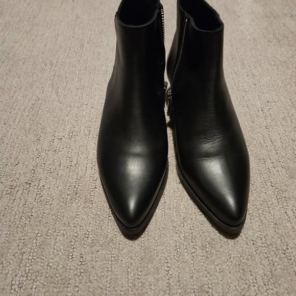 Black Thursday Downtown Booties - Picture 3 of 7